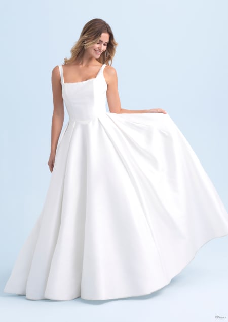 A sleeveless wedding dress inspired by Cinderella
