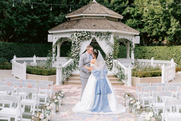 Your Guide to a Cinderella-Inspired Disney Wedding