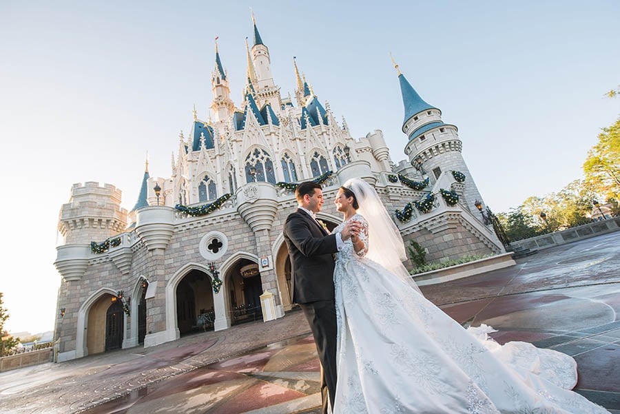Meet The Couples Of Disney S Fairy Tale Weddings Holiday Magic