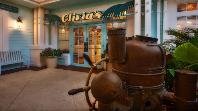 Olivia's Café (オリビア・カフェ) の外にあるパティオ�