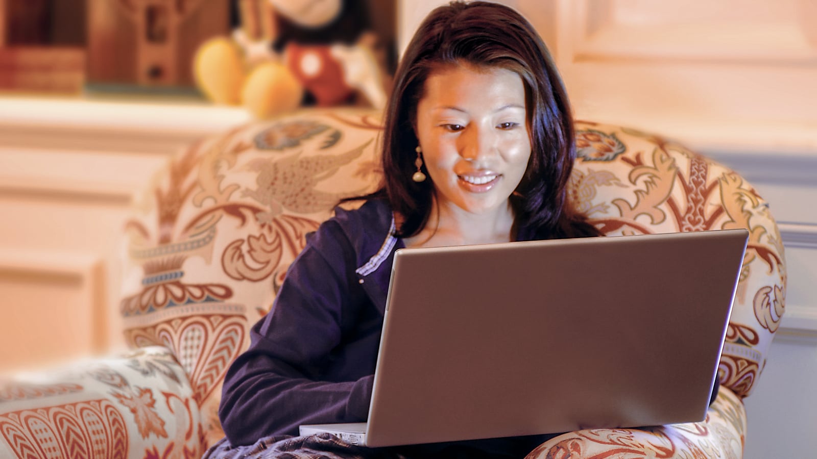 Image of woman shopping online